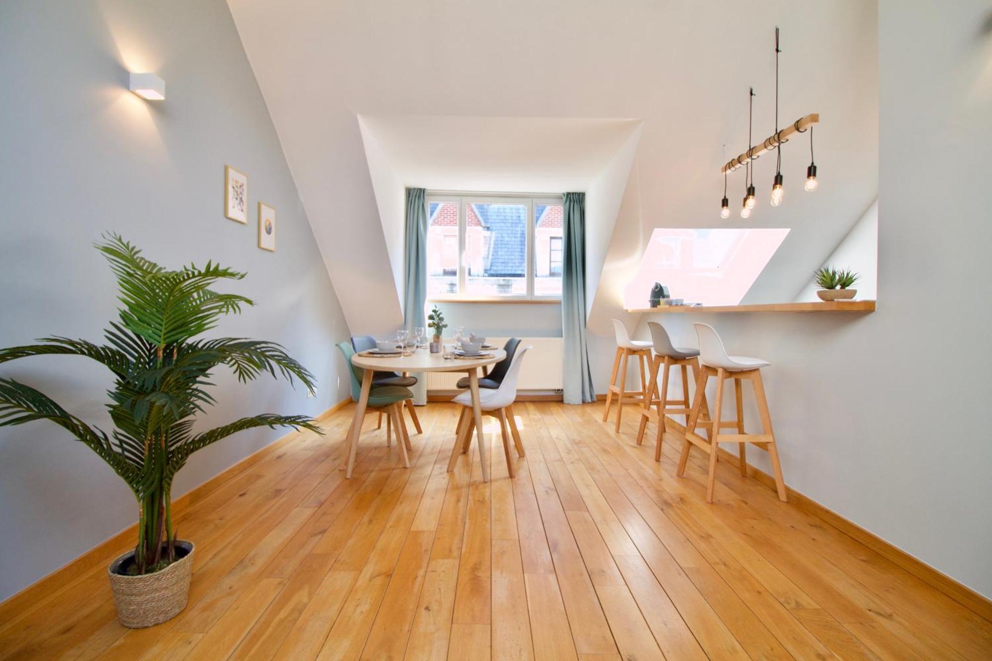 Heart Of Grand Place - Stunning 2br Duplex Appartement